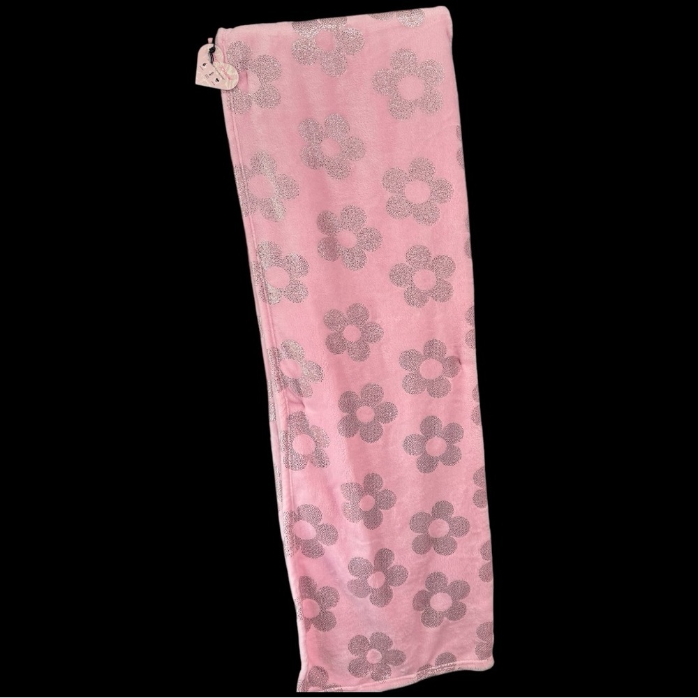 Betsey Johnson Twin Ultra Soft Plush Blanket